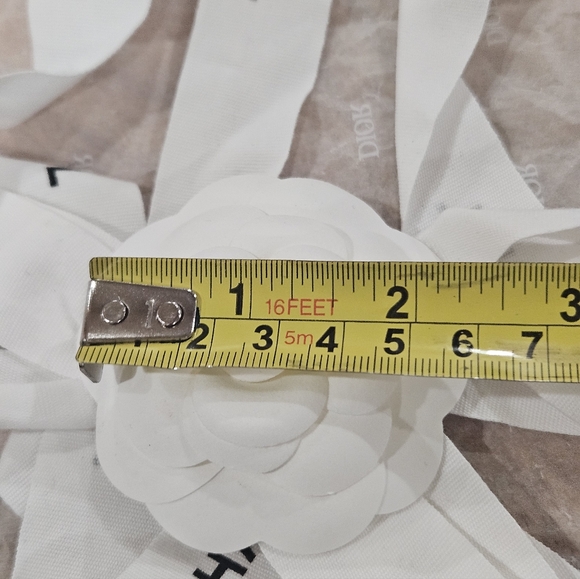 CHANEL Camellia Flower And Ribbon - Picture 9 of 9